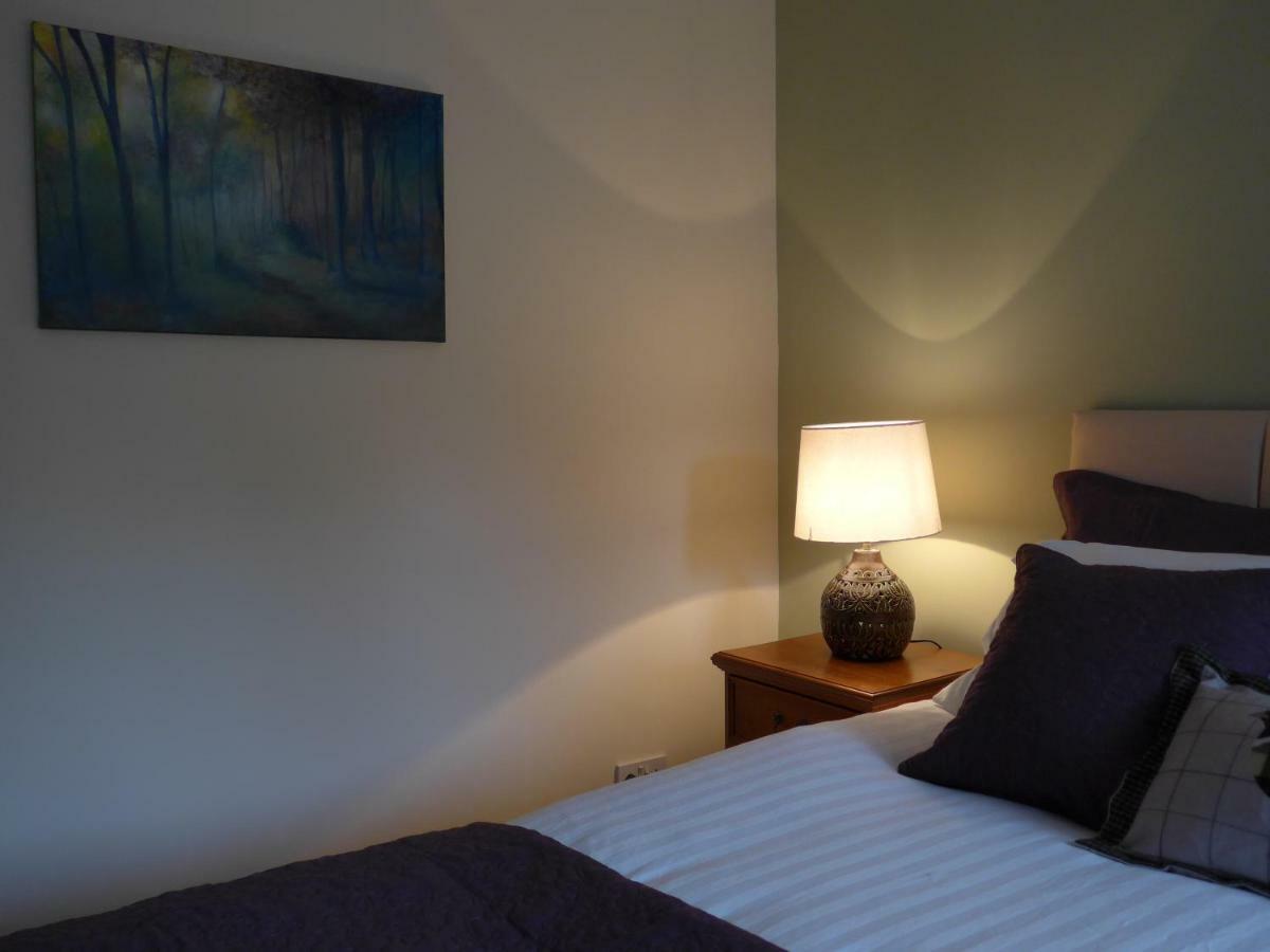 The Olive Tree Bed and Breakfast Gosport Esterno foto