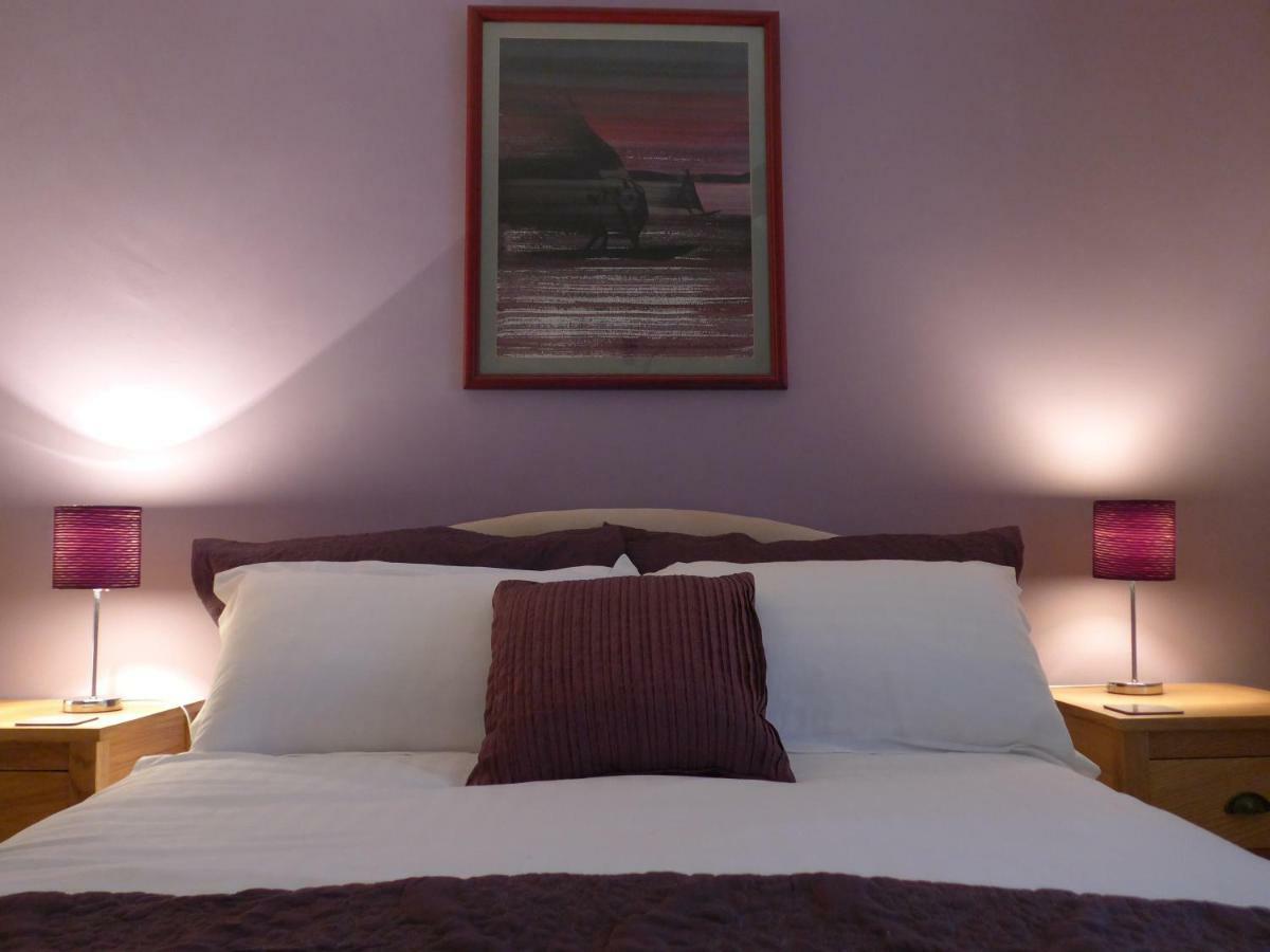 The Olive Tree Bed and Breakfast Gosport Esterno foto